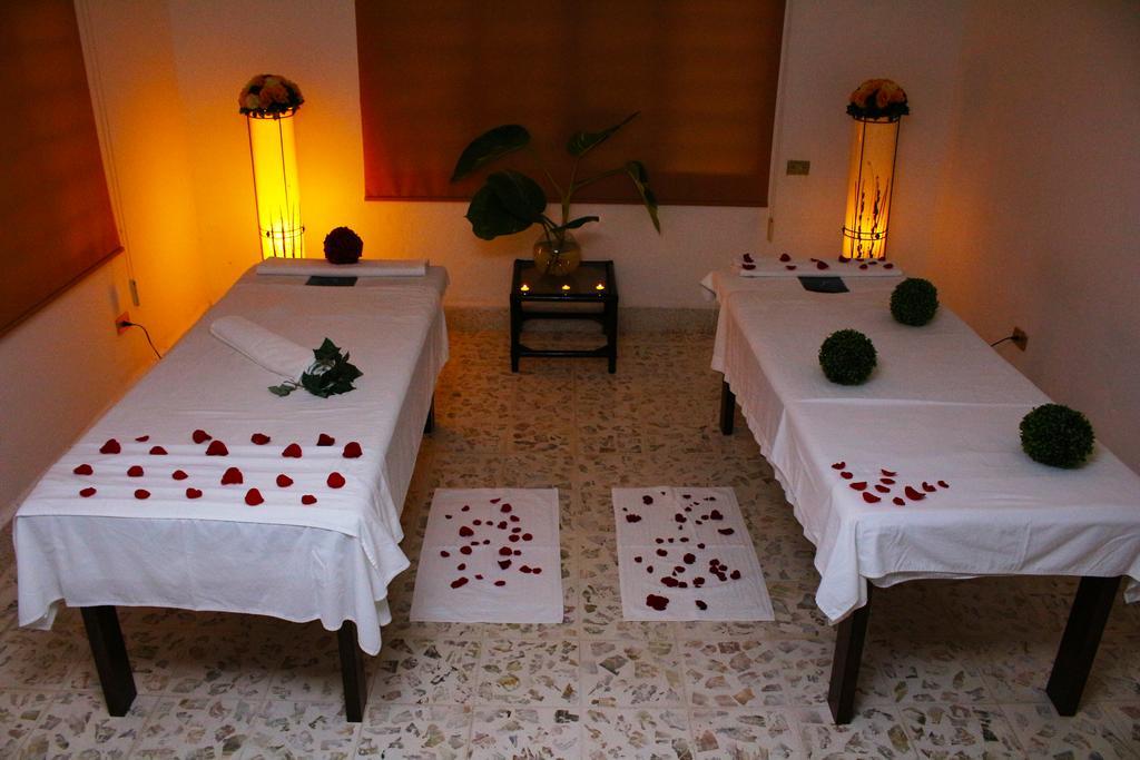 Hotel Spa Taninul 로스푸엔테스 외부 사진